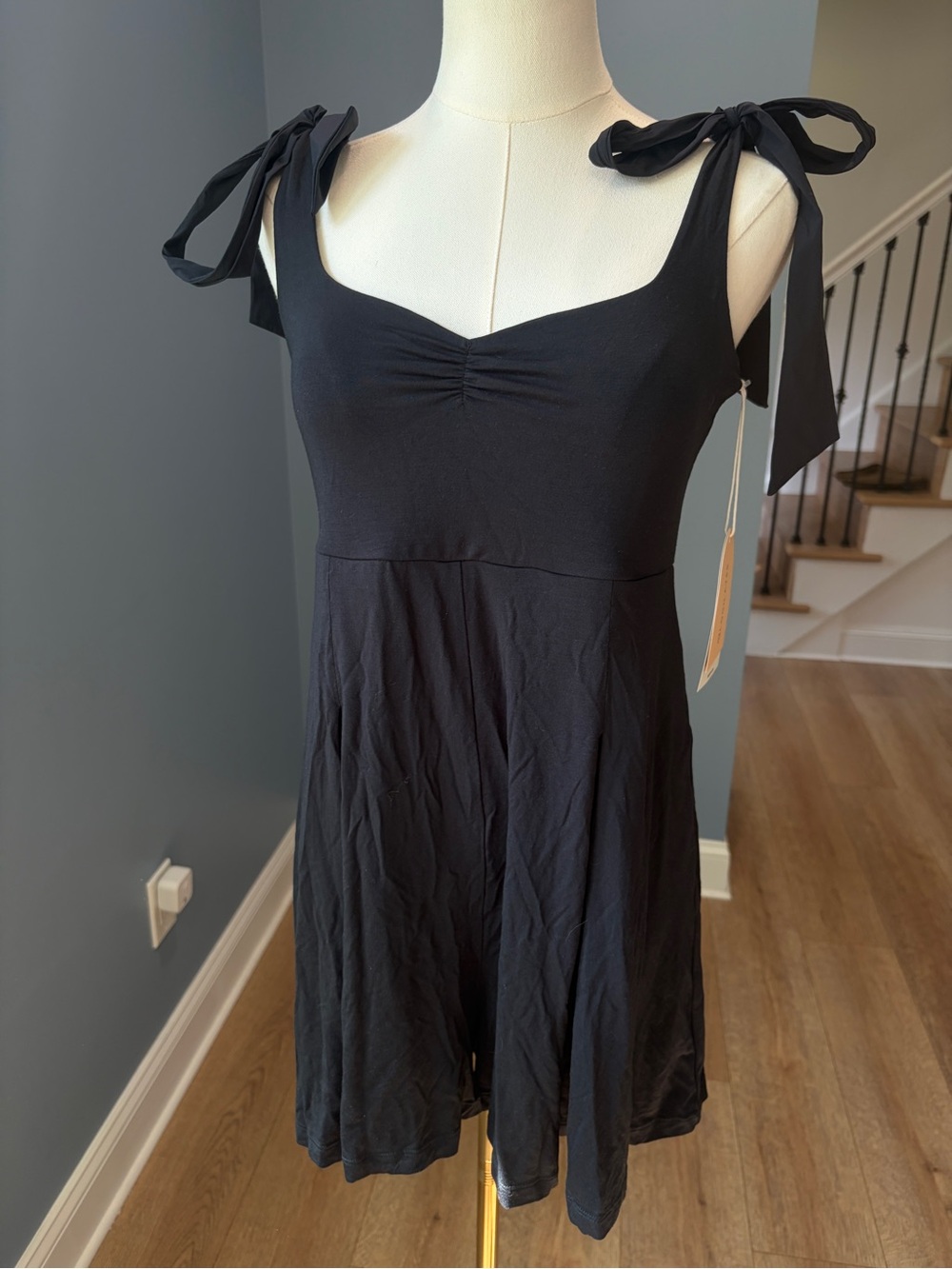 Blogilates Women’s Sweetheart Romper Black Tie Shoulder Bow Pleated Medium NWT